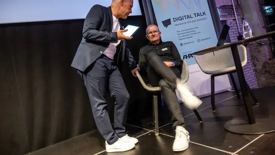 Organisator Roger Wernli und der Referent Urs Felber vor ihrem Auftritt